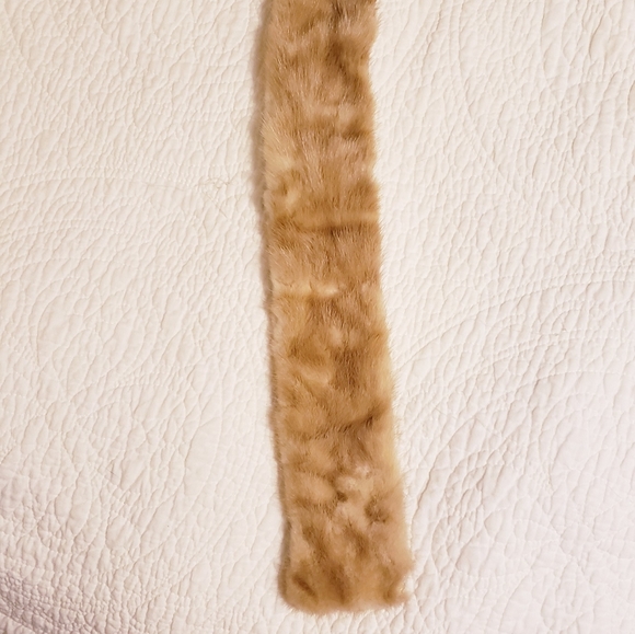 Genuine Mink Collar - Picture 2 of 4